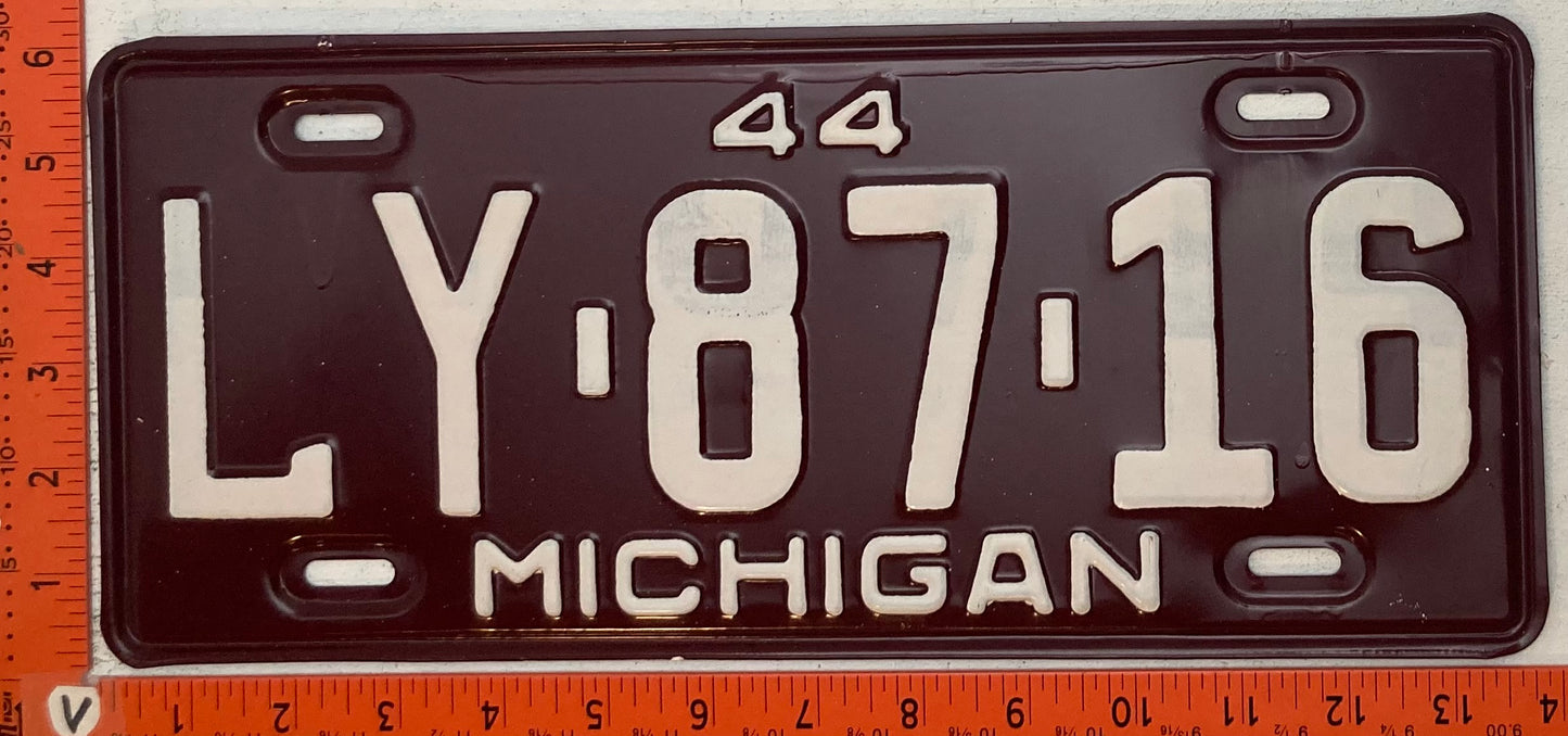 1944 Michigan #LY-87-16 Passenger License Plate