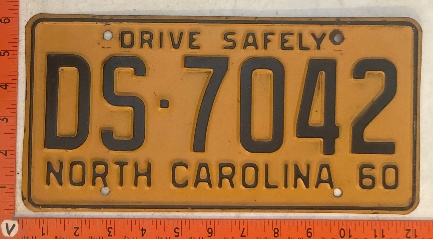 1960 North Carolina #DS-7042 Passenger License Plate