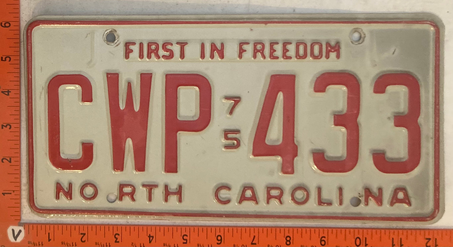 1975 North Carolina #CWP 433 Passenger License Plate
