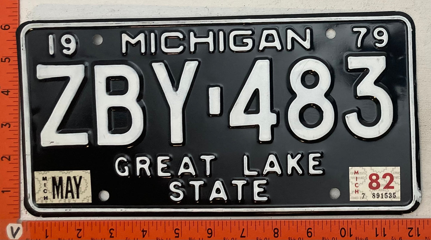 1982 Michigan #ZBY-483 Passenger License Plate