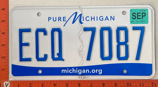 2020 Michigan #ECQ 7087 Passenger License Plate