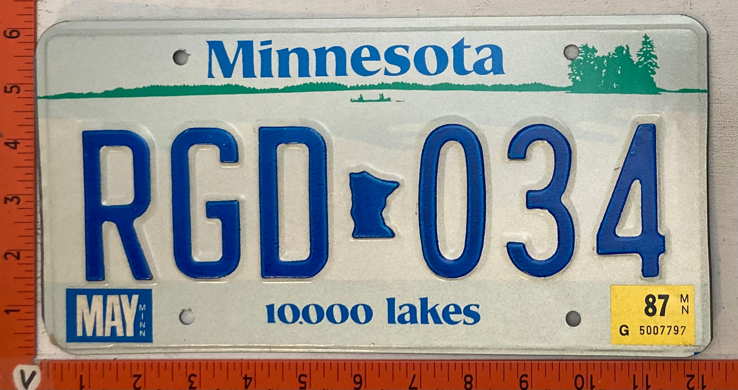 1987 Minnesota #RGD 034 Passenger License Plate