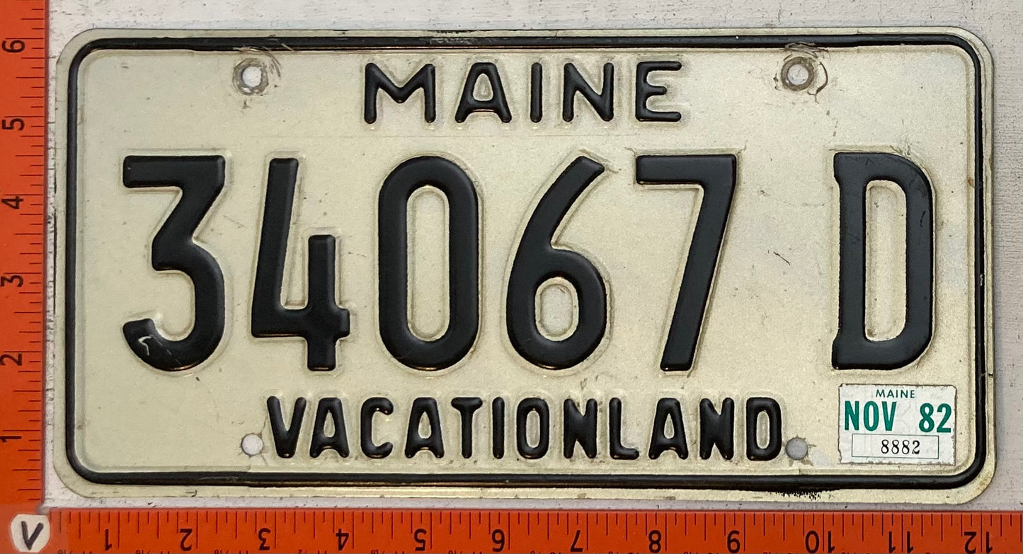 1982 Maine #34067 D Passenger License Plate