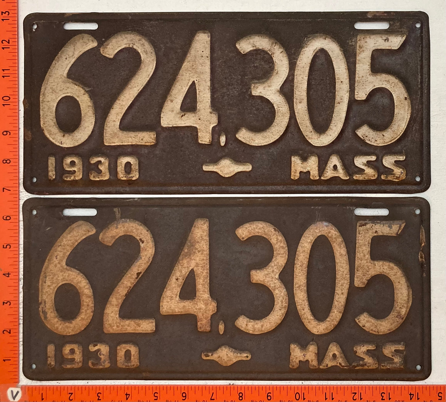 1930 Massachusetts #624.305 Passenger License Plate (Pair)