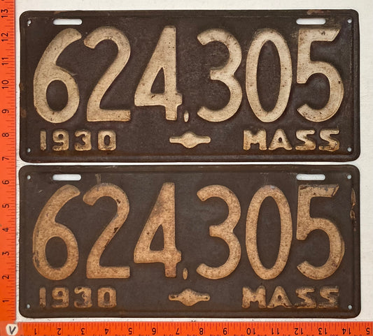 1930 Massachusetts #624.305 Passenger License Plate (Pair)