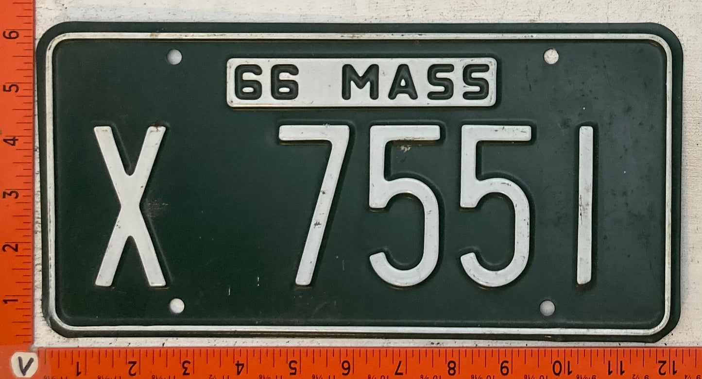 1966 Massachusetts #X 7551 Passenger License Plate