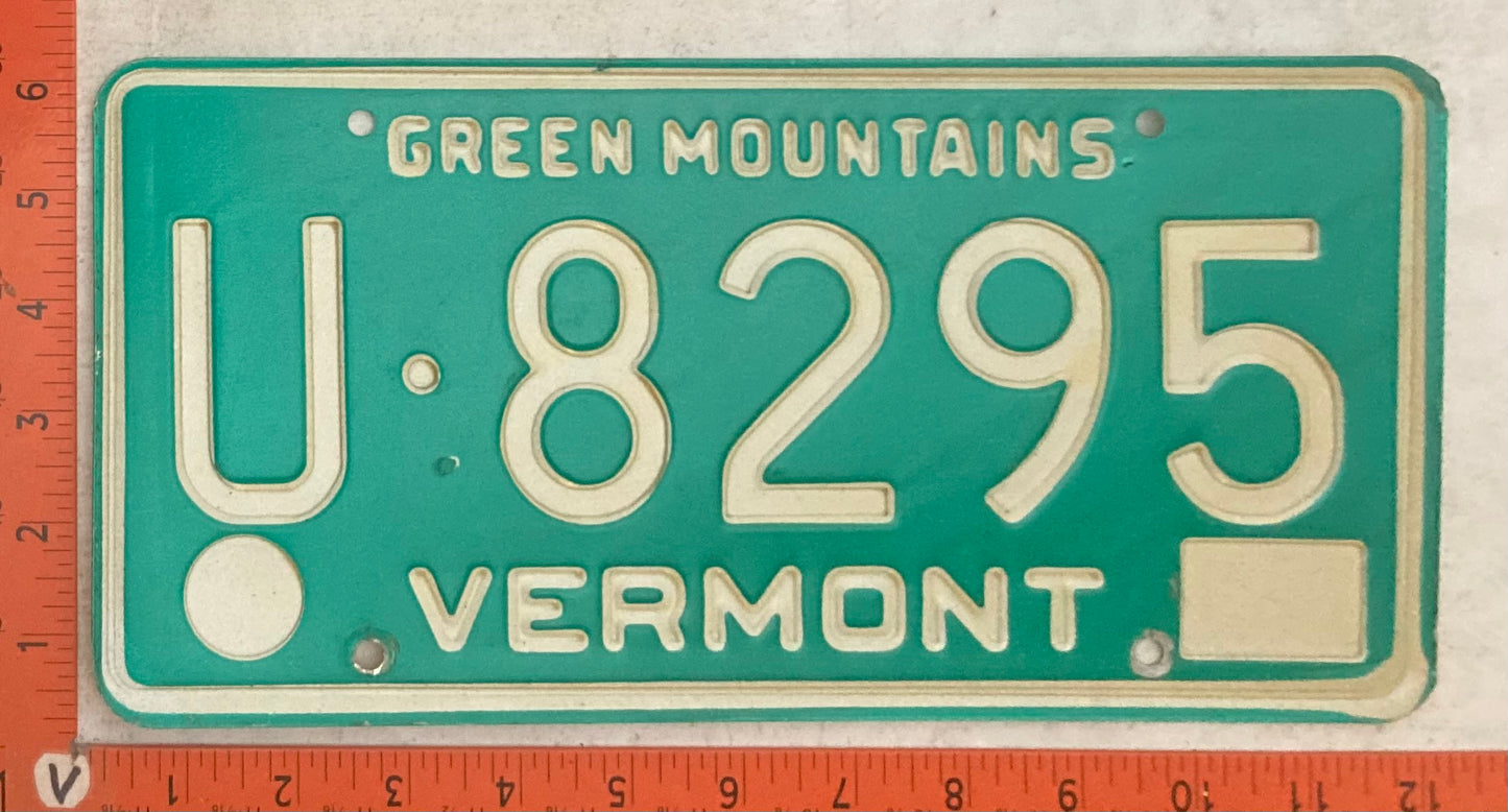 1977 Vermont #U-8295 Passenger License Plate
