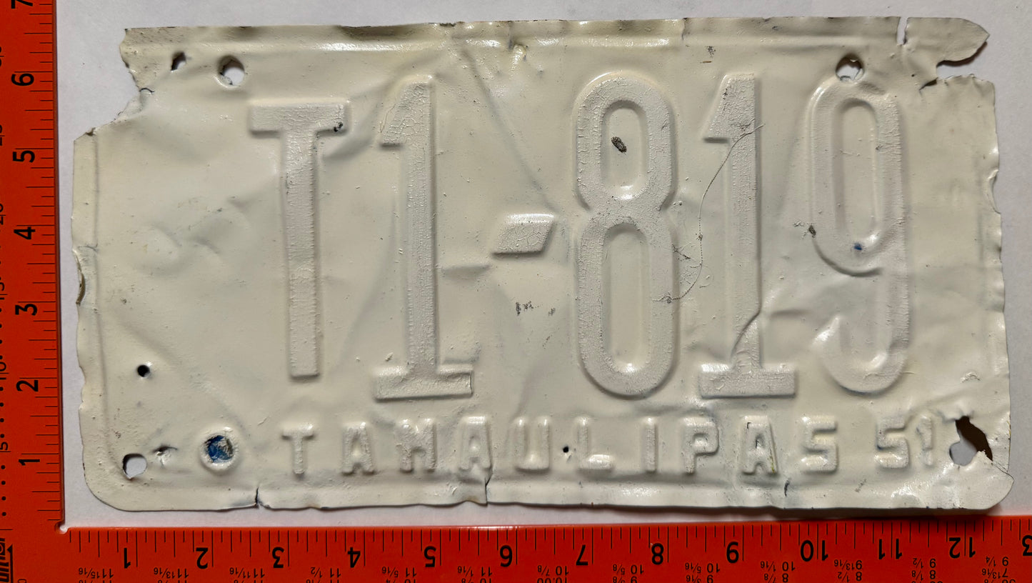 1951 Tamaulipas, Mexico #T1-819 Passenger License Plate (repaint)
