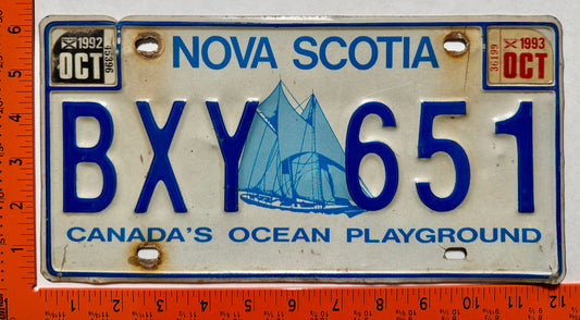 1992/1993 Nova Scotia #BXY 651 Passenger License Plate