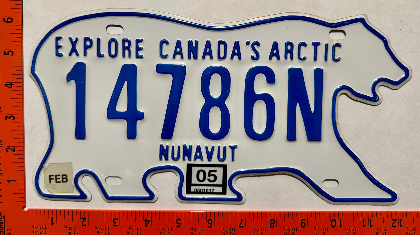 2005 Nunavut #14786N Passenger License Plate