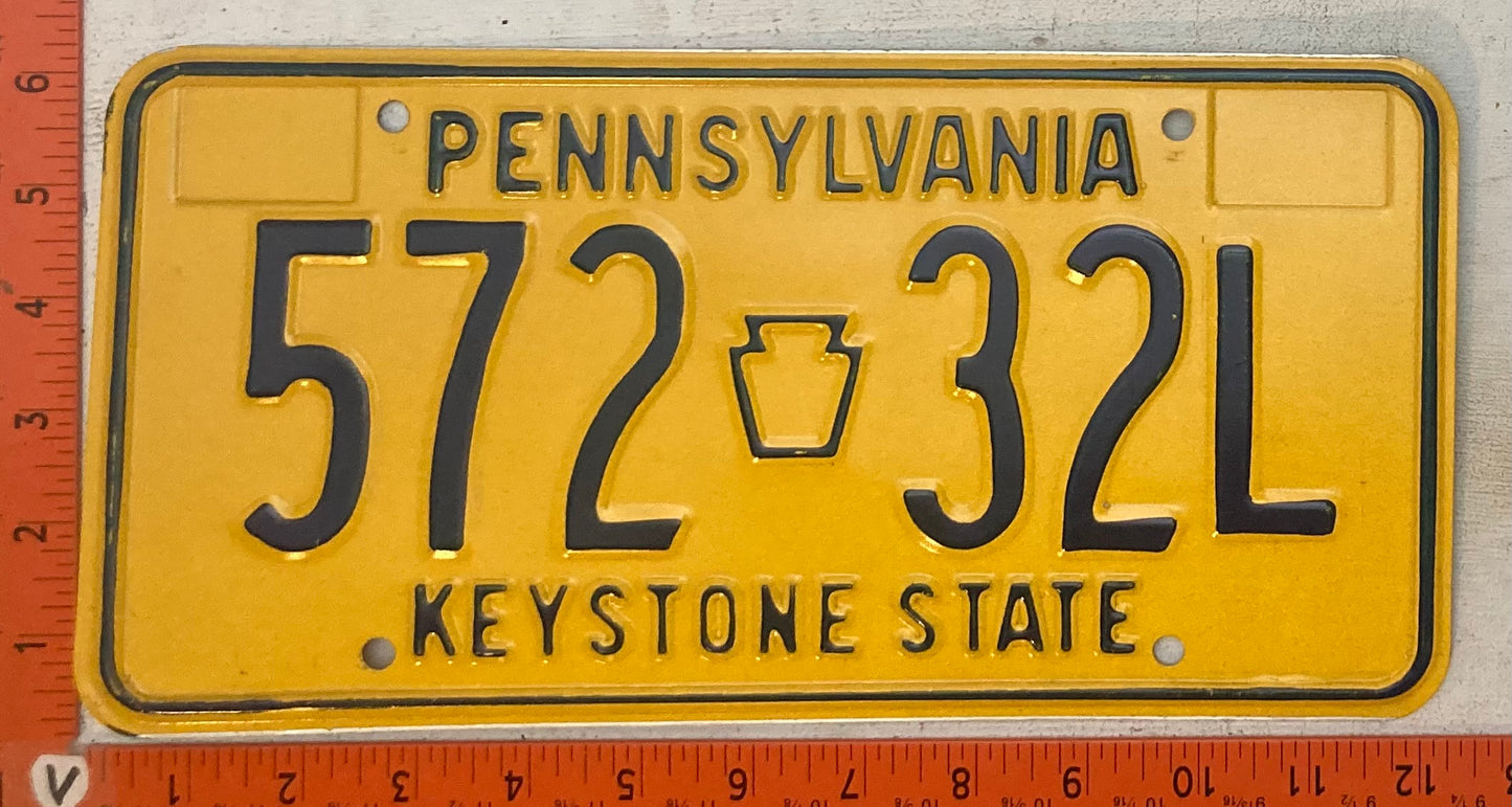 Undated Pennsylvania #572 32L Passenger License Plate