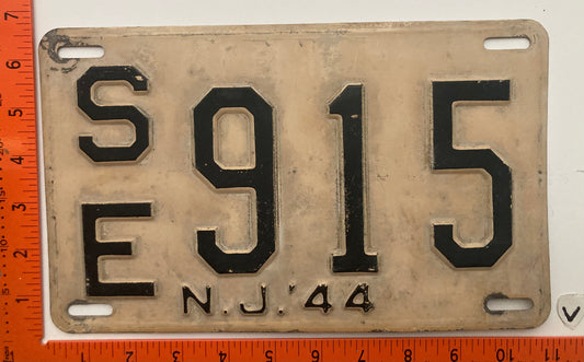 1944 New Jersey #S/E 915 Passenger License Plate