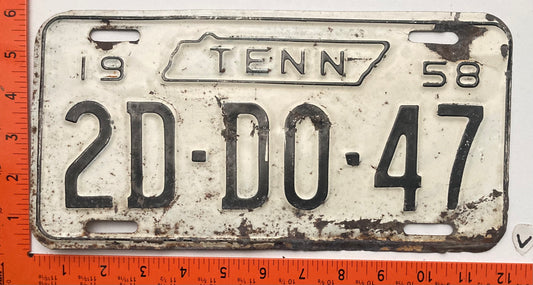 1958 Tennessee #2D-DO-47 Passenger License Plate