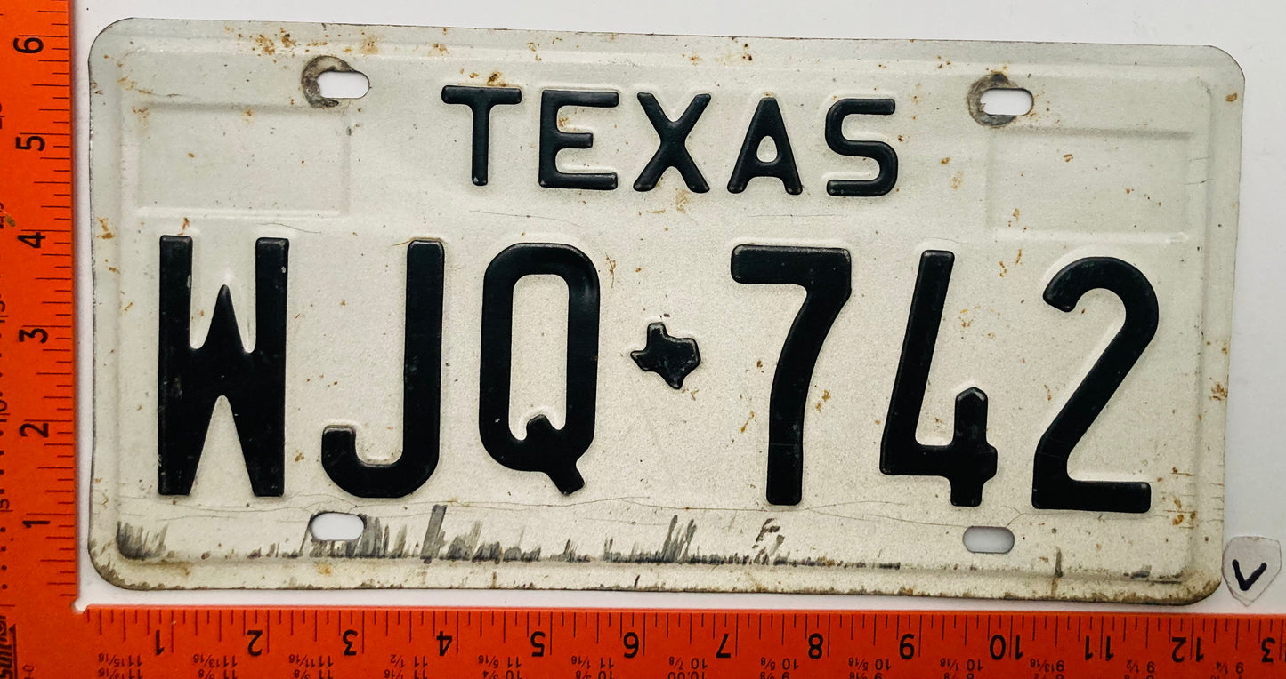 1975 Texas #WJQ 742 Passenger License Plate