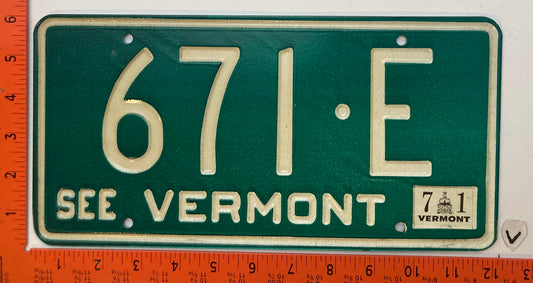 1971 Vermont #671 E Passenger License Plate