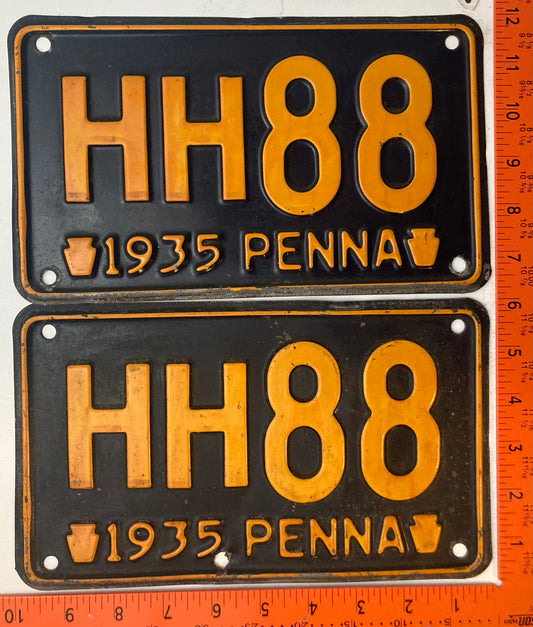 1935 Pennsylvania #HH88 Passenger License Plate (Pair)