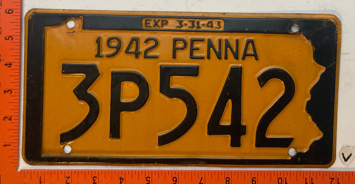 1942 Pennsylvania #3P542 Passenger License Plate