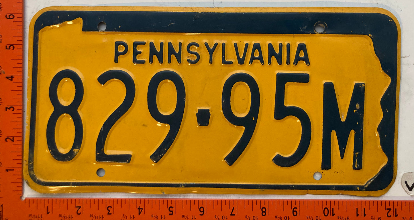 1965 Pennsylvania #829-95M Passenger License Plate