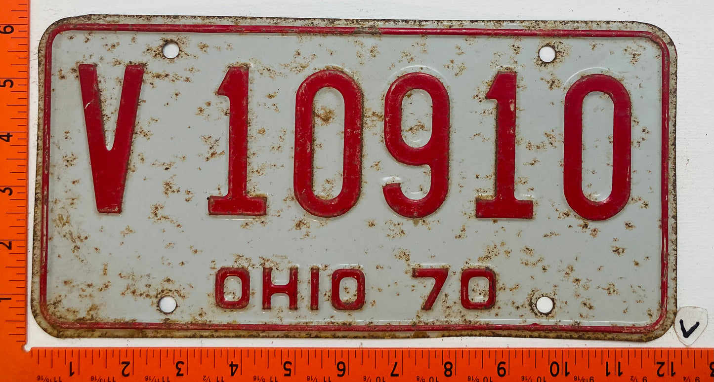 1970 Ohio #V10910 Passenger License Plate