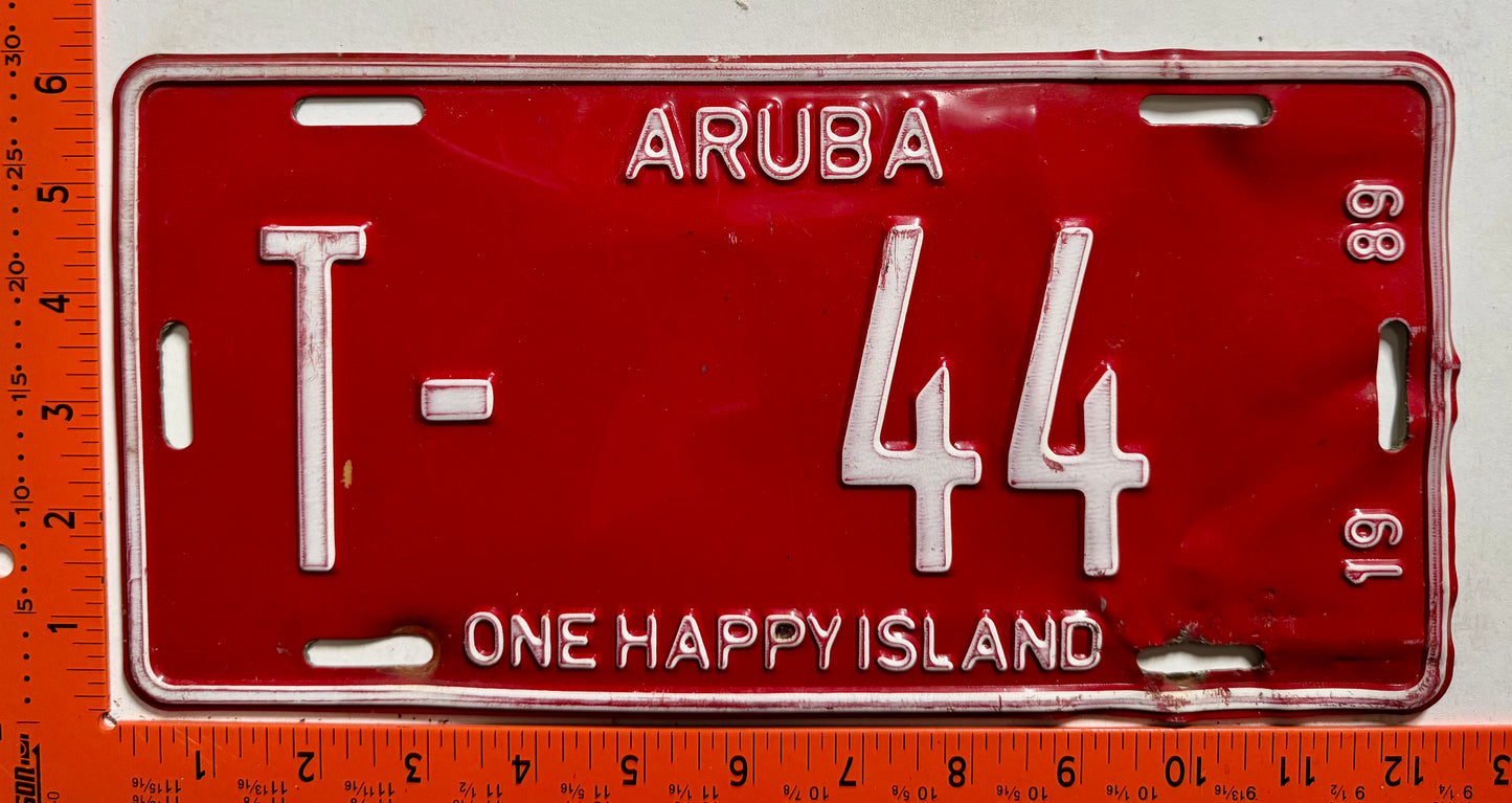 1989 Aruba #T-44 Tourist Vehicle License Plate