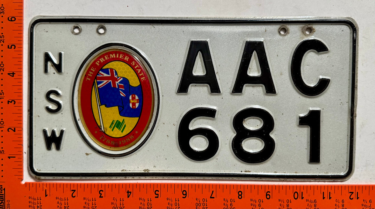1988 base New South Wales, Australia #AAC/681 Passenger License Plate