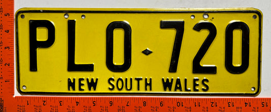1988 base New South Wales, Australia #PLO-720 Passenger License Plate