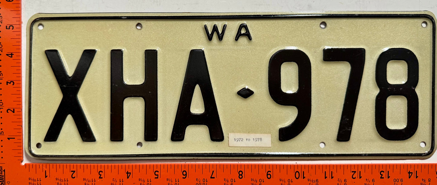 1972 base Western Australia #XHA-978 Passenger License Plate
