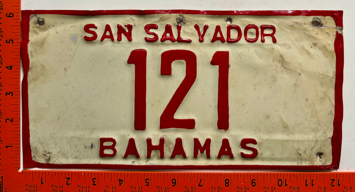 1978 base San Salvador, Bahamas #121 Passenger License Plate