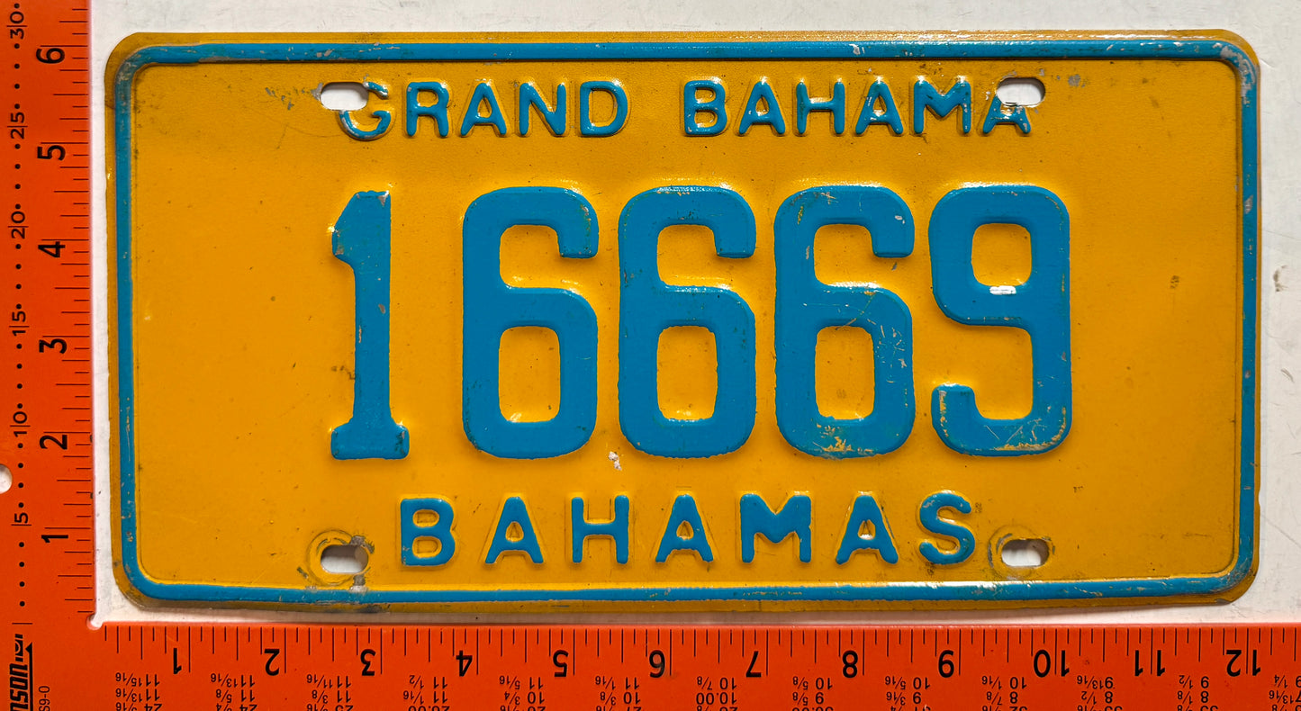 1981 base Grand Bahama, Bahamas #16669 Passenger License Plate
