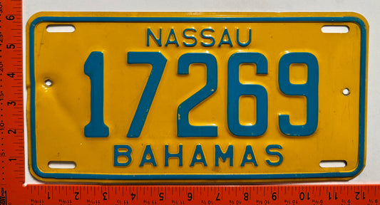 1976 Nassau, Bahamas #17269 Passenger License Plate