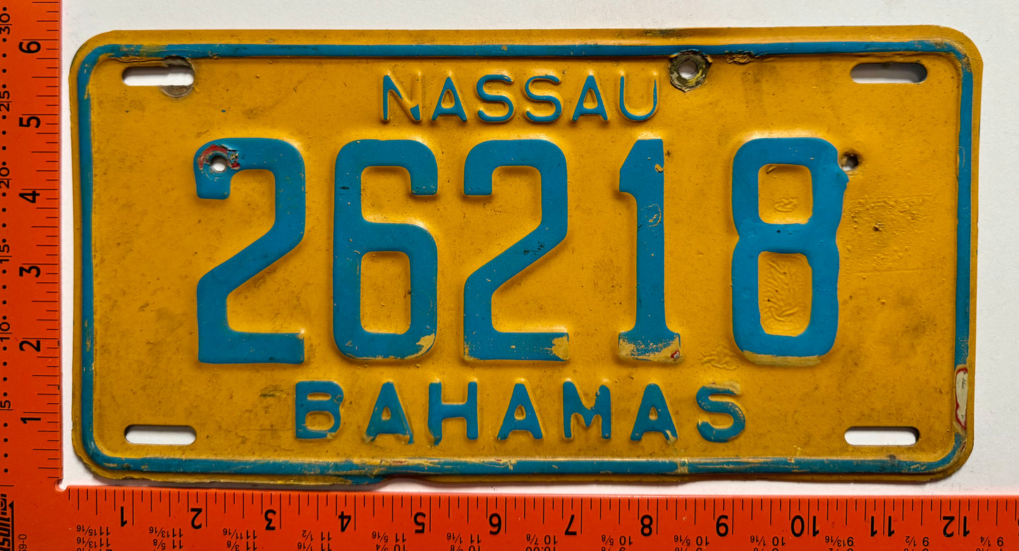 1981 base Nassau, Bahamas #26218 Passenger License Plate