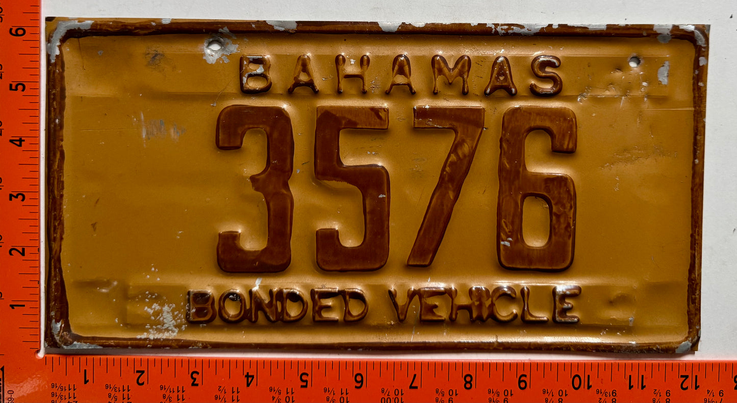 1983 base Bahamas #3576 Bonded Vehicle License Plate