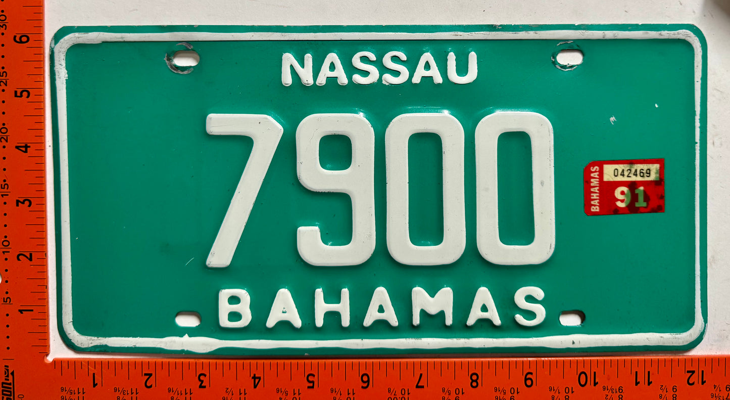 1991 Nassau, Bahamas #7900 Passenger License Plate