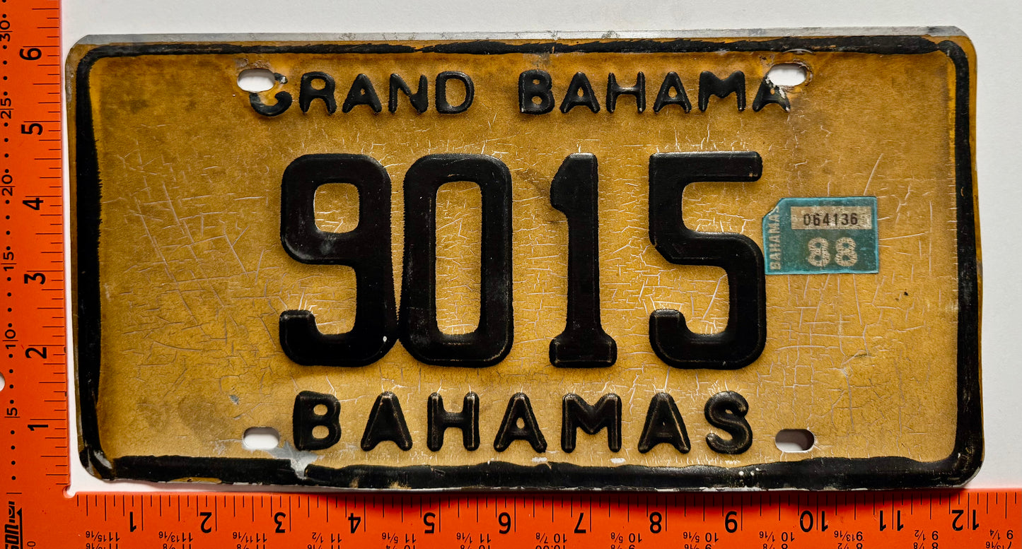 1988 Grand Bahama, Bahamas #9015 Passenger License Plate