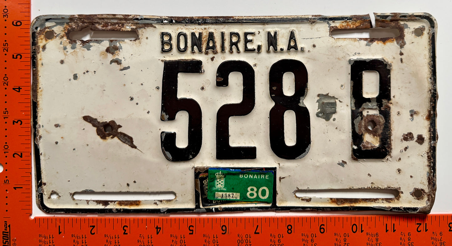 1980 Bonaire #528-B Passenger License Plate