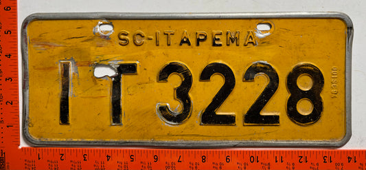undated Brazil #IT 3228 Passenger License Plate
