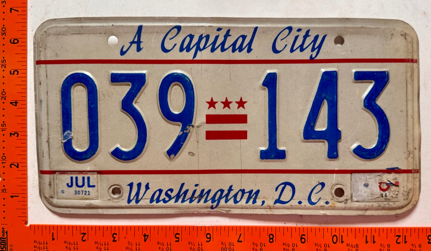 undated Washington, DC #039 143 Passenger License Plate
