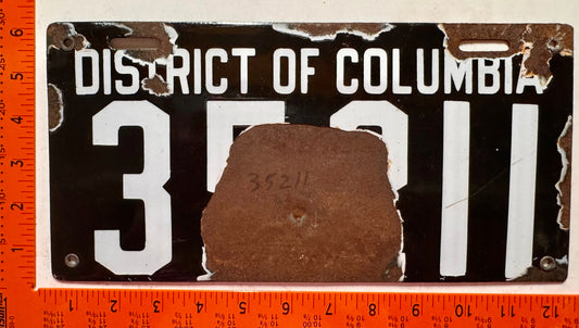 1907-1917 Washington, DC #35211 Passenger License Plate (Porcelain)