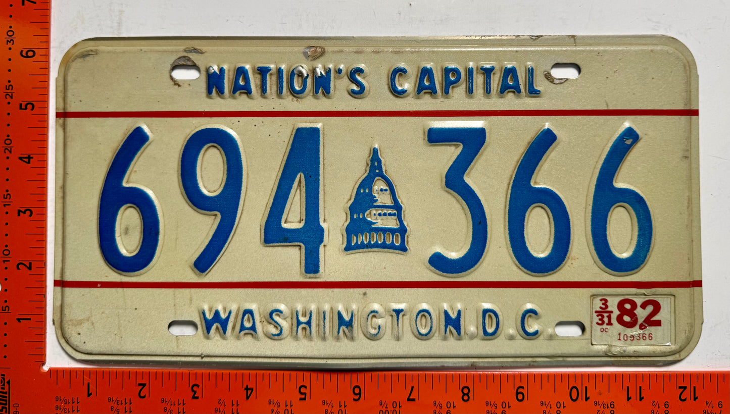 1982 Washington, DC #694 366 Passenger License Plate