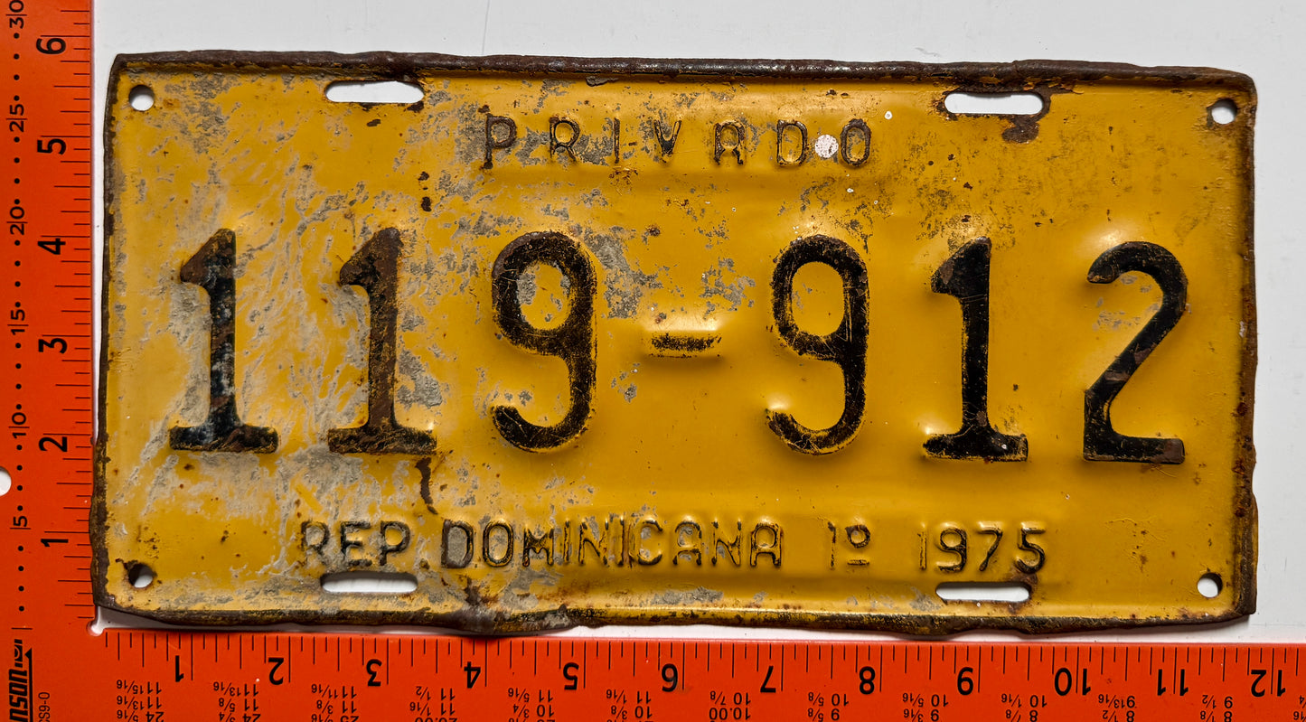 1st half 1975 Dominican Republic #119-912 Passenger License Plate