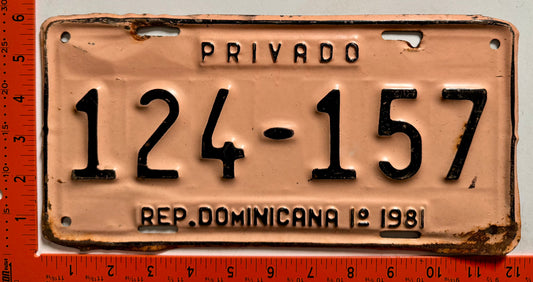 1st half 1981 Dominican Republic #124-157 Passenger License Plate