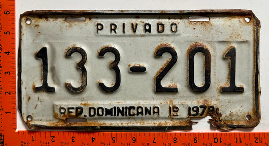 1st half 1978 Dominican Republic #133-201 Passenger License Plate