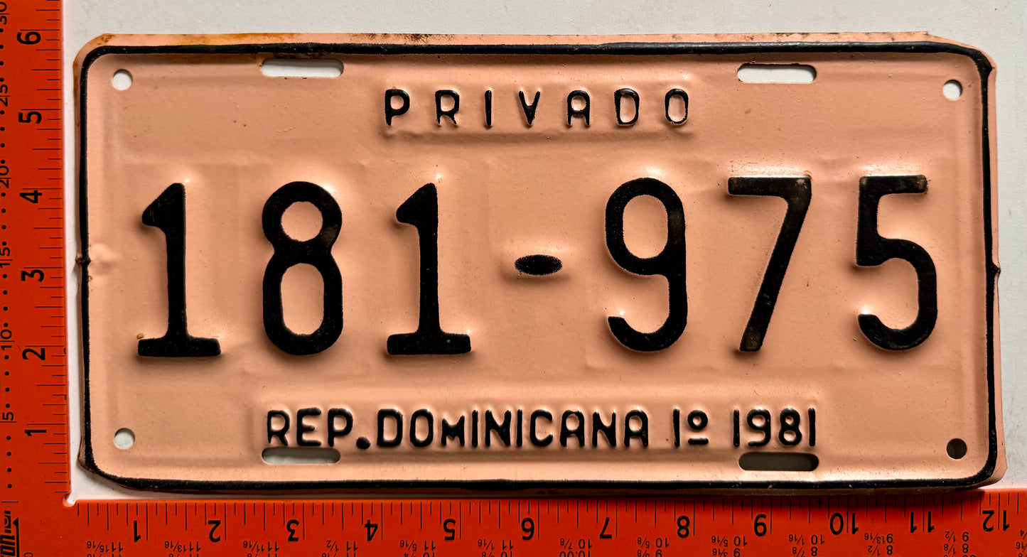 1st half 1981 Dominican Republic #181-975 Passenger License Plate