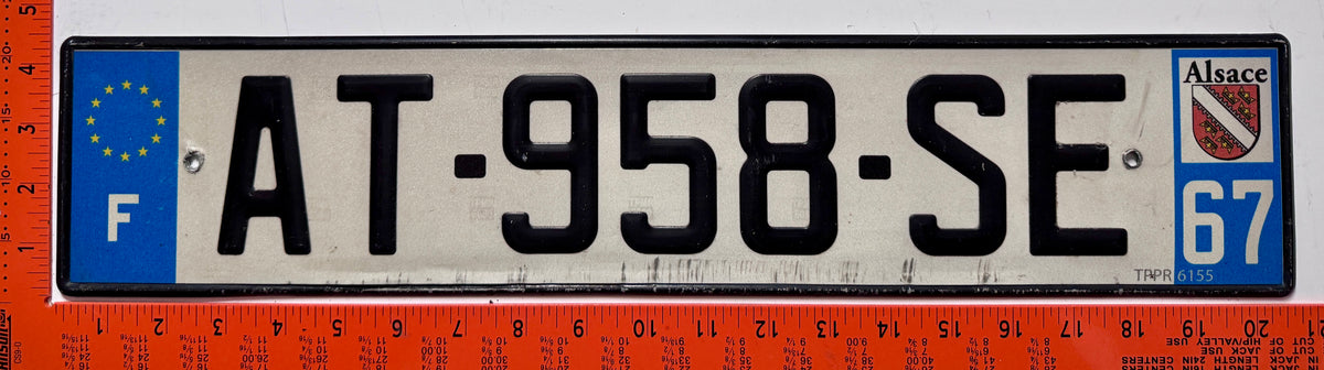 2009 series France #AT-958-SE Passenger License Plate
