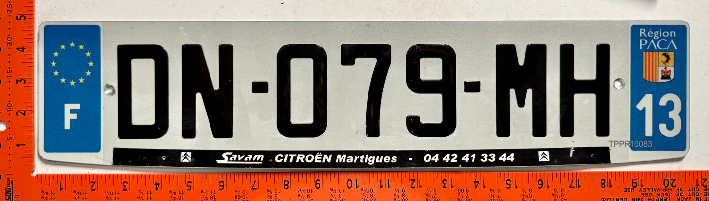 2009 series France #DN-079-MH Passenger License Plate