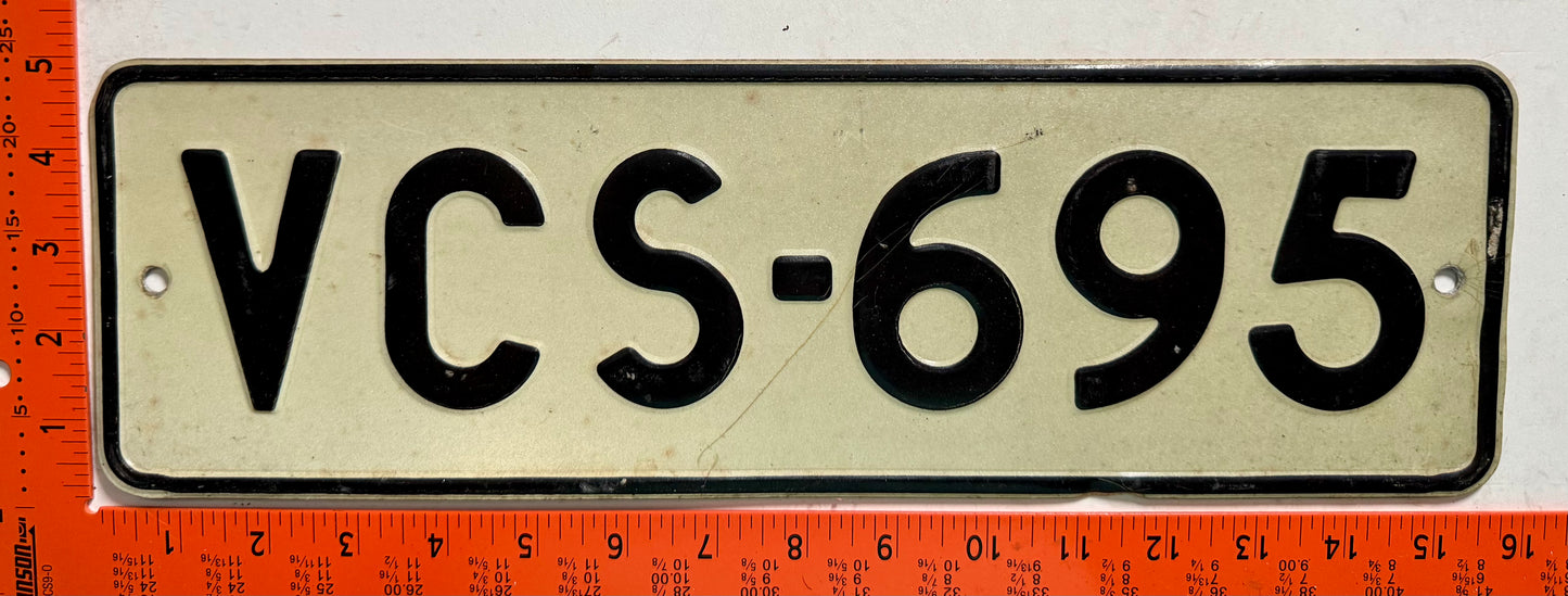 1972 series Finland #VCS-6954 Passenger License Plate