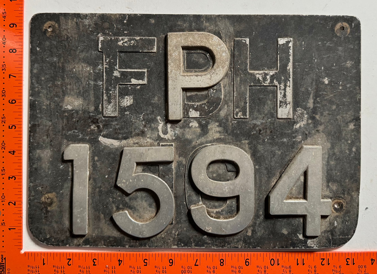 undated Grenada (Carriacou Island) #P 1594 Passenger License Plate