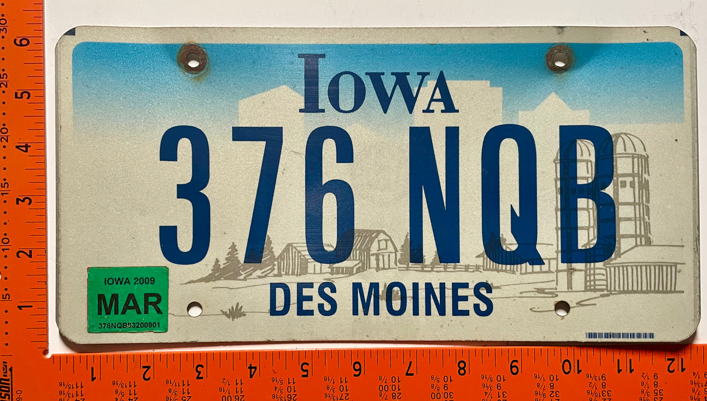 2009 Iowa #376 NQB Passenger License Plate