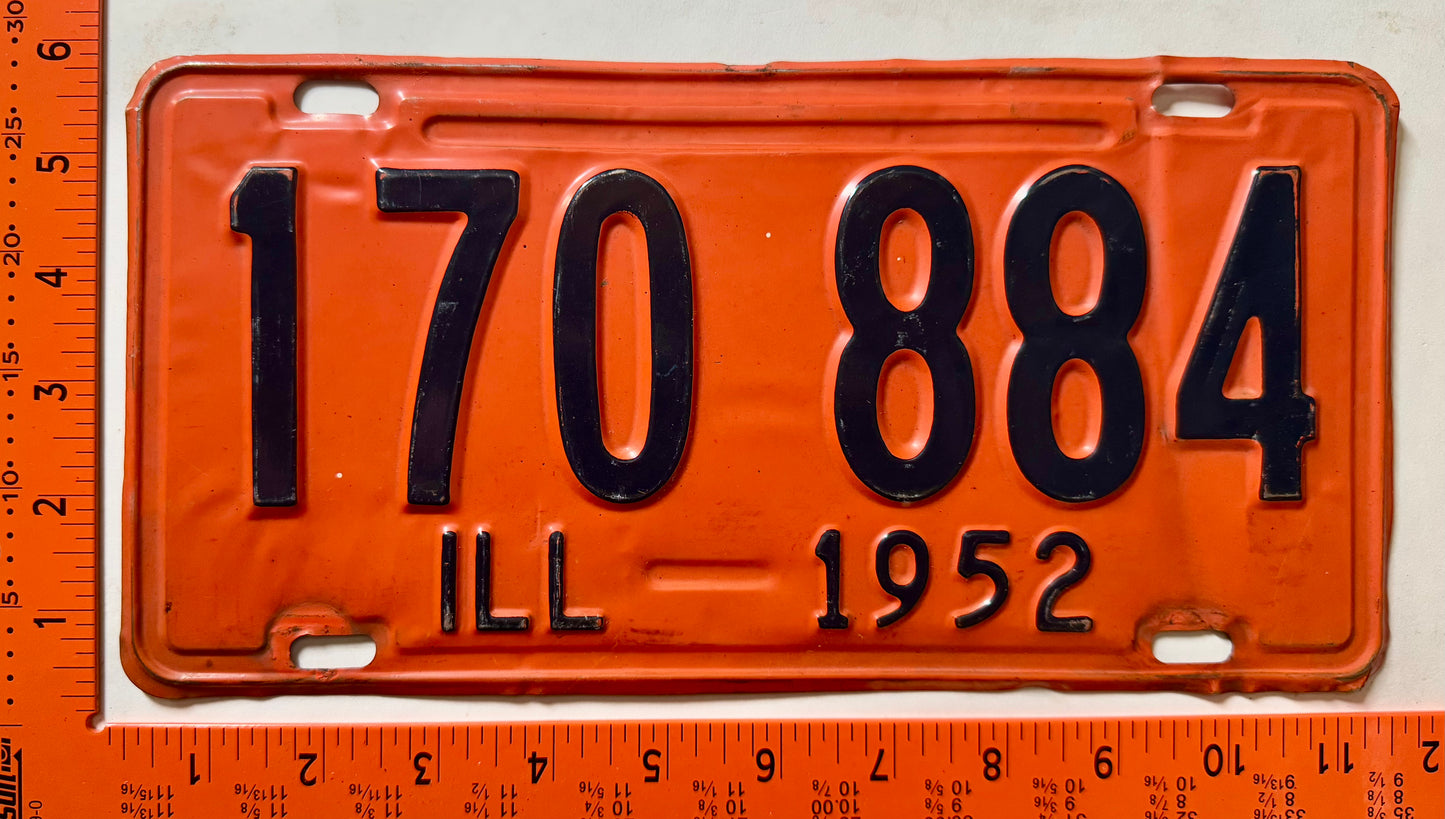 1952 Illinois #170 884 Passenger License Plate