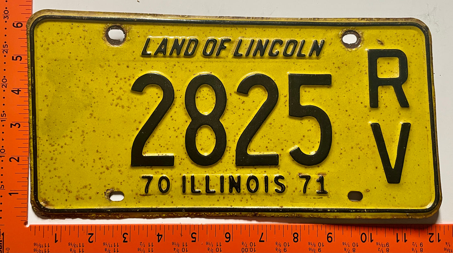 1970/1971 Illinois #2825RV Recreational Vehicle License Plate